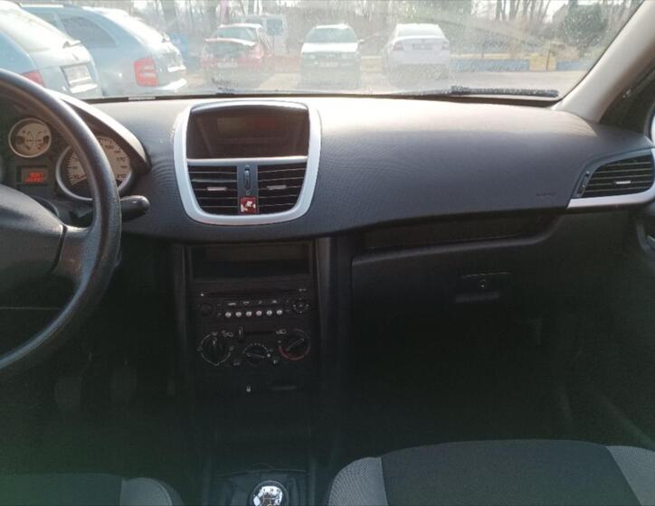 Peugeot 207 13