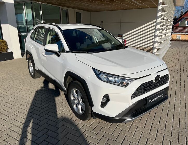 Toyota RAV4 8