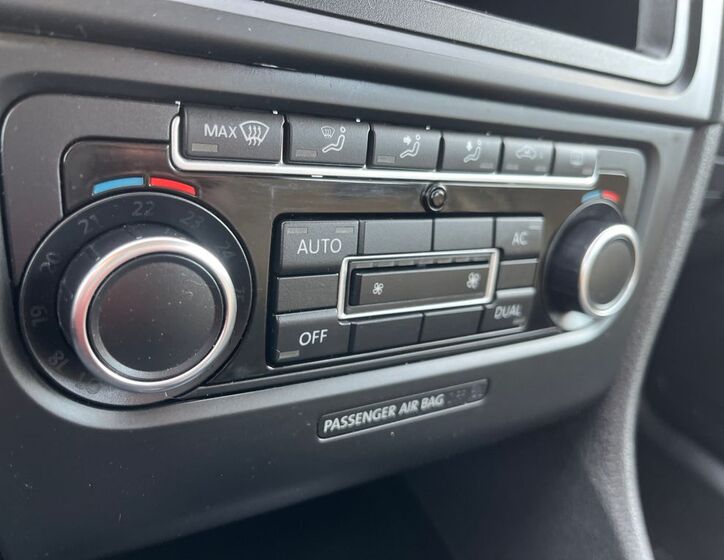 Volkswagen Golf 25