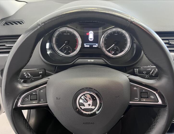 Škoda Octavia 16