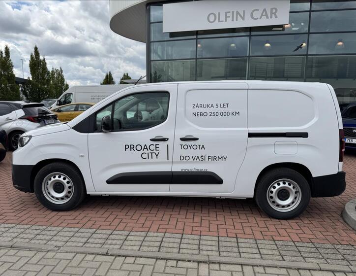 Toyota ProAce 9