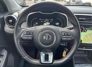 MG ZS 11
