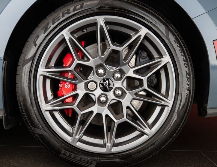 Ford Mustang 19