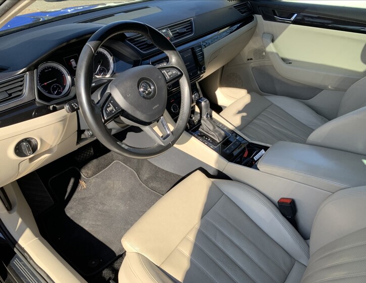 Škoda Superb 11