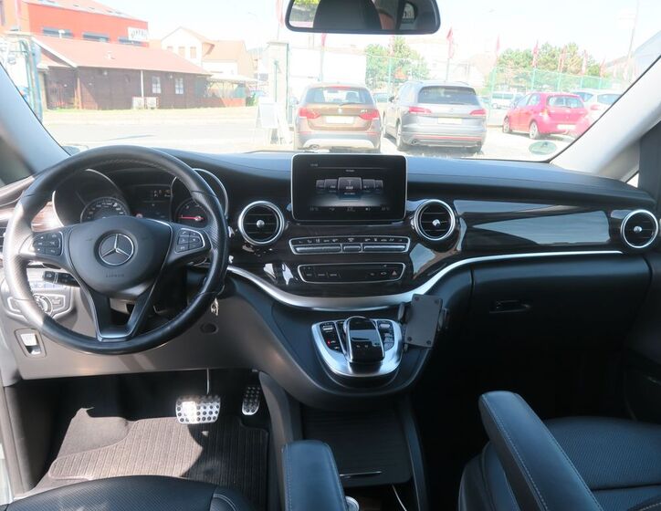 Mercedes-Benz Třídy V 9