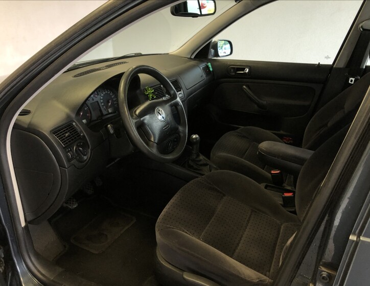 Volkswagen Golf 9