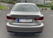 Lexus IS 300h 35