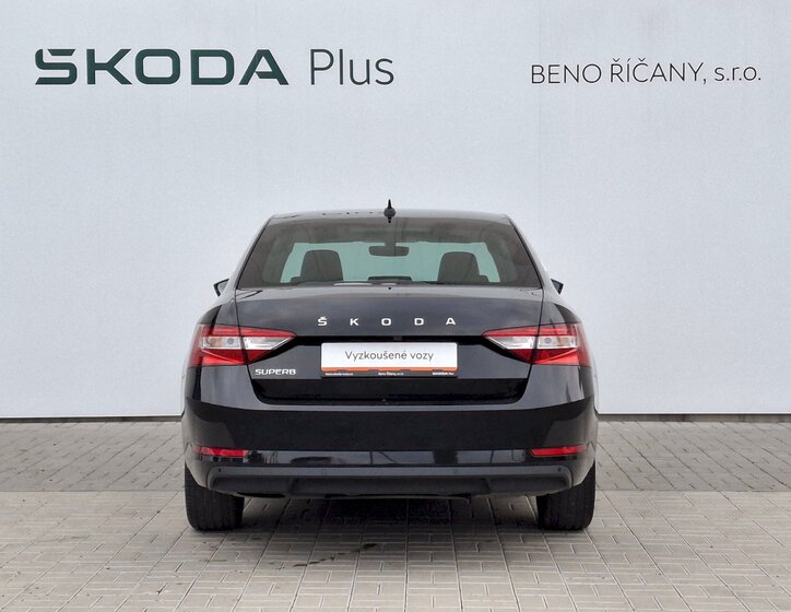 Škoda Superb 13