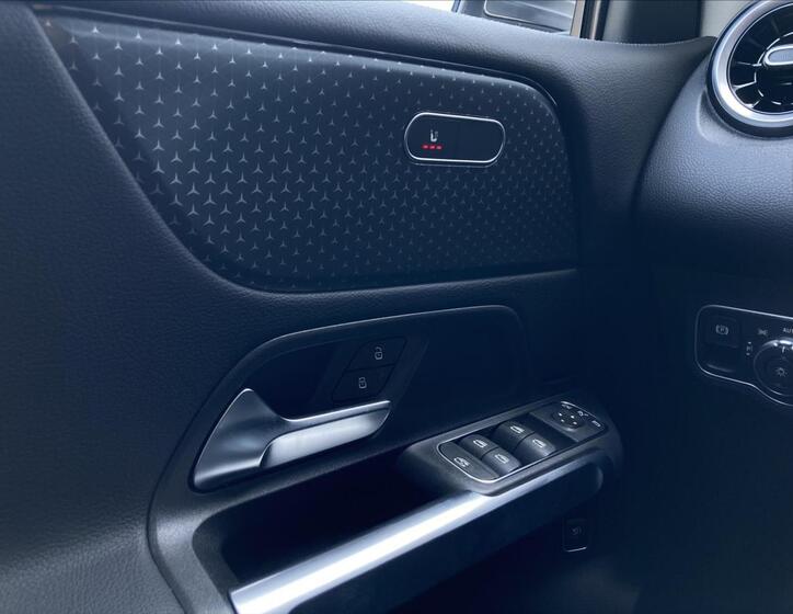 Mercedes-Benz GLB 18