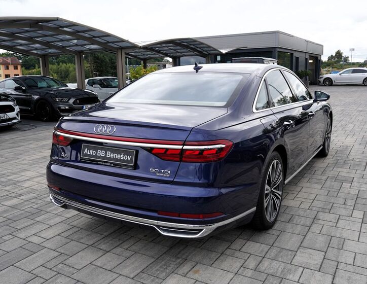 Audi A8 6