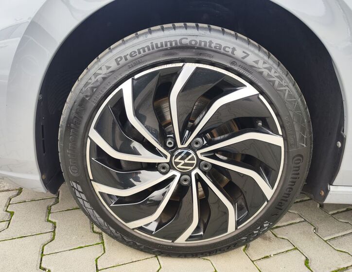 Volkswagen Golf 36