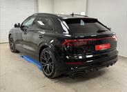 Audi Q8 4