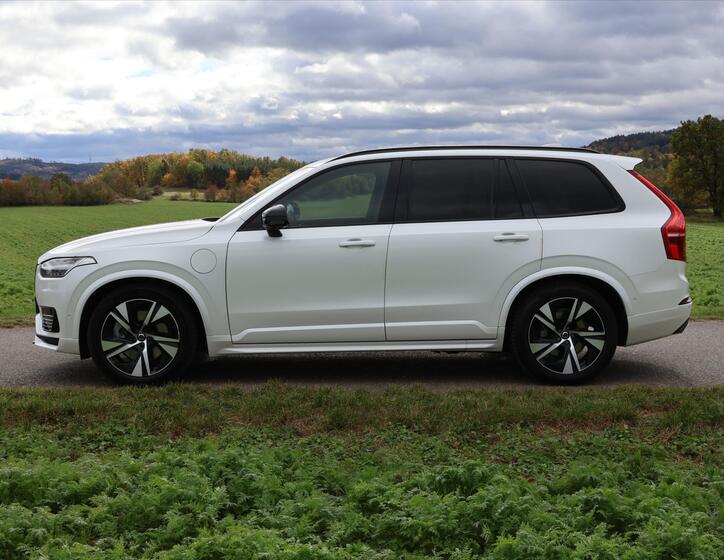 Volvo XC90 4