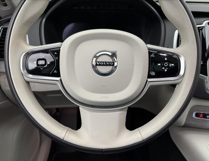 Volvo XC90 9