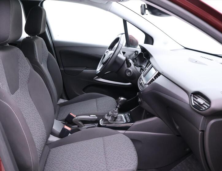 Opel Crossland X 11