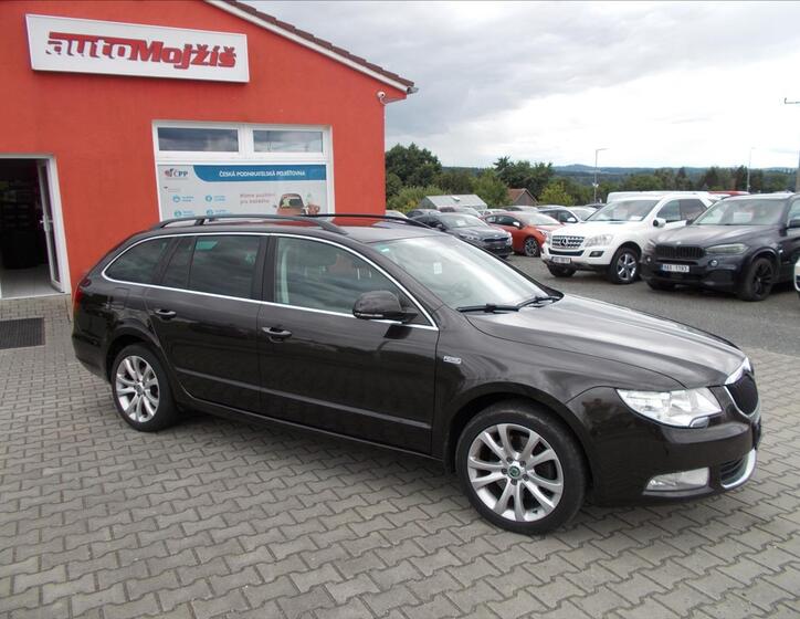 Škoda Superb 8