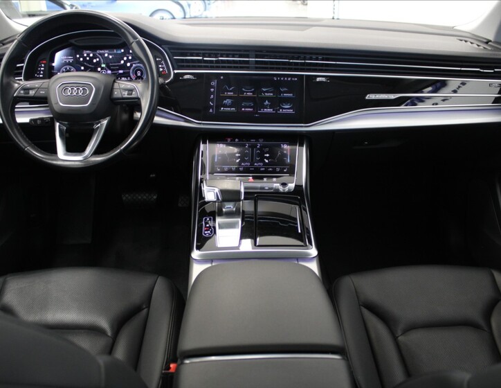 Audi Q7 9