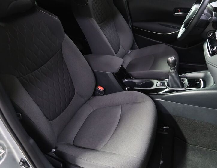 Toyota Corolla 13