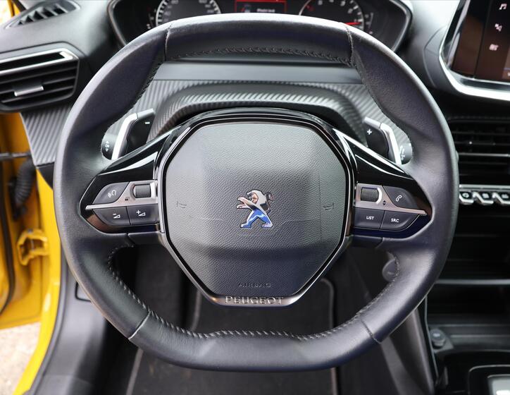 Peugeot 208 19