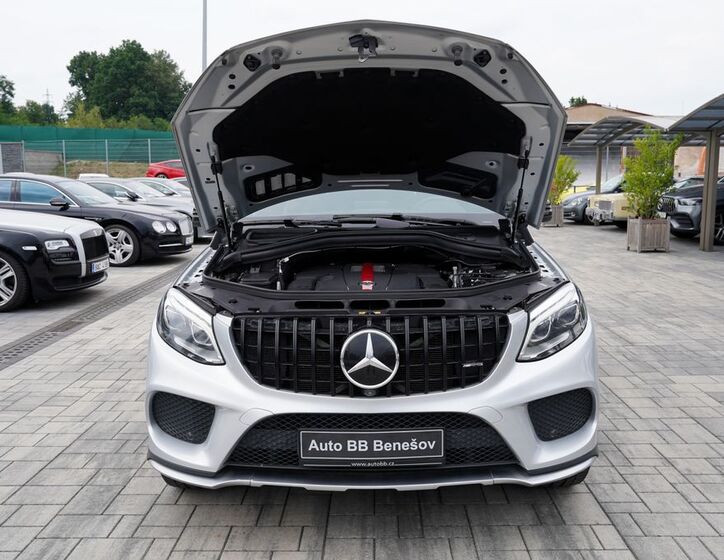 Mercedes-Benz GLE 9