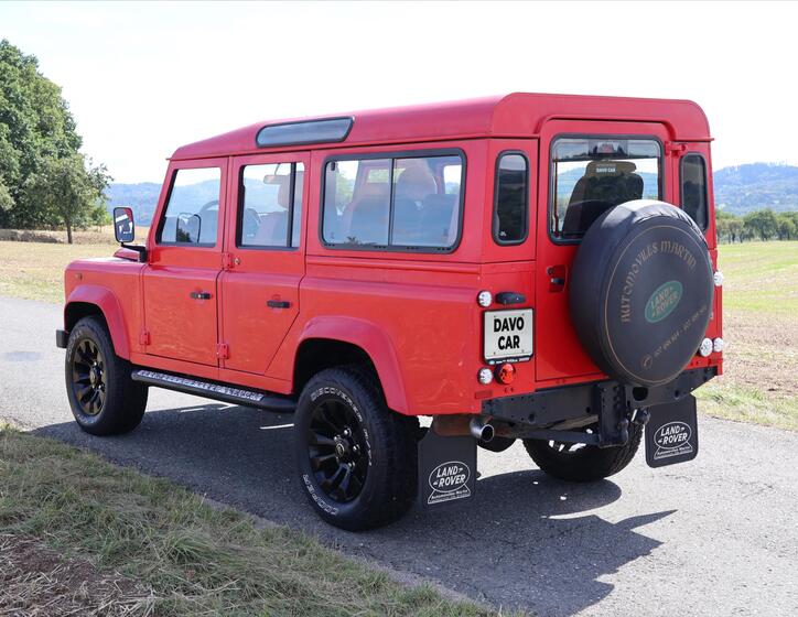 Land Rover Defender 5