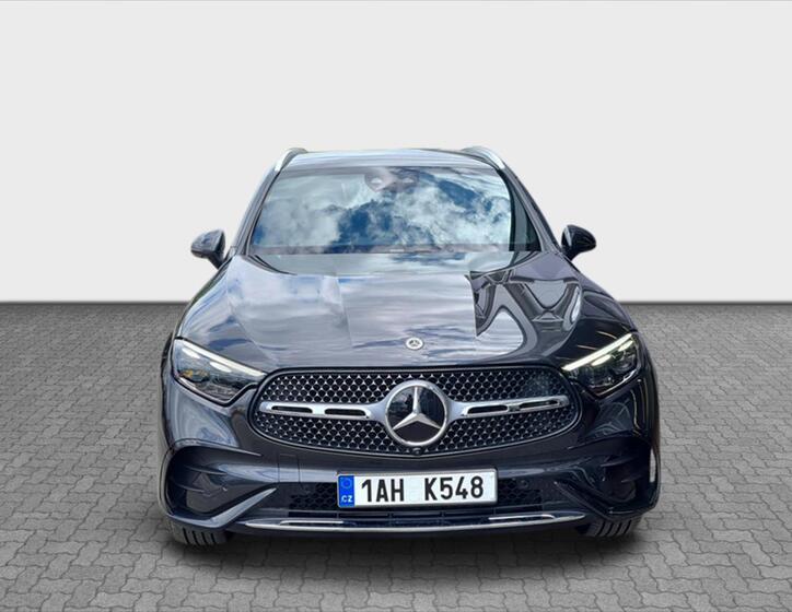 Mercedes-Benz GLC 8