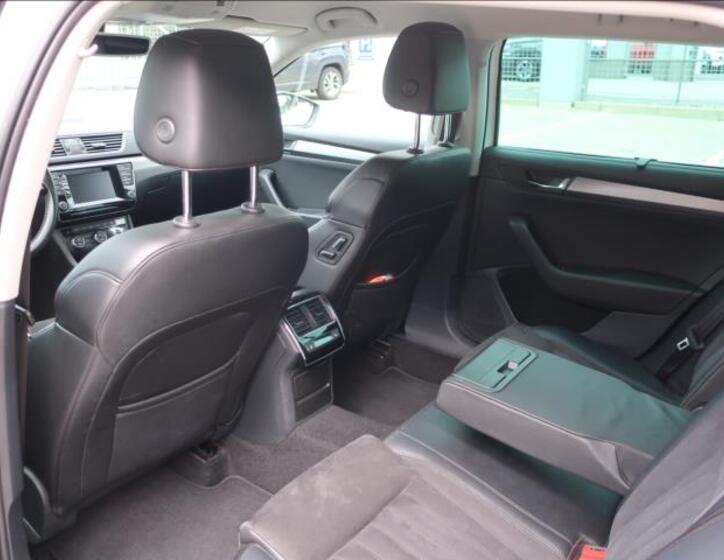 Škoda Superb 12