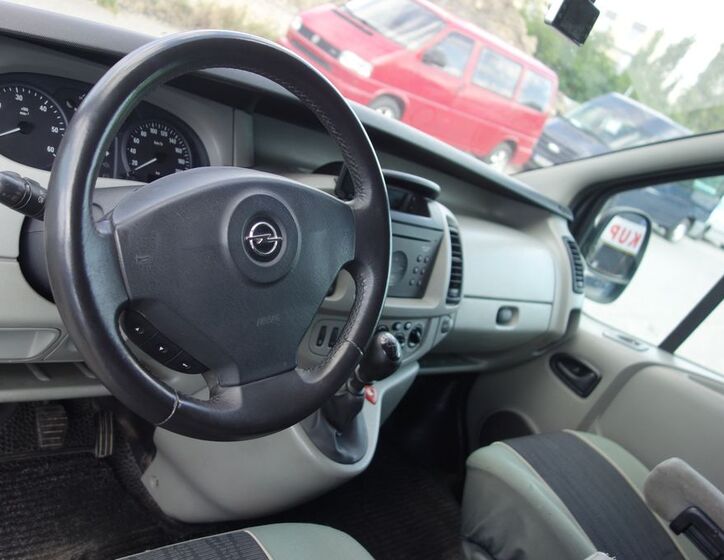 Opel Vivaro 20