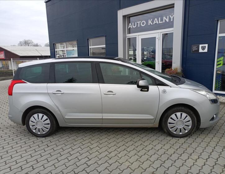 Peugeot 5008 9