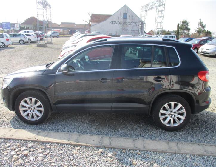 Volkswagen Tiguan 8