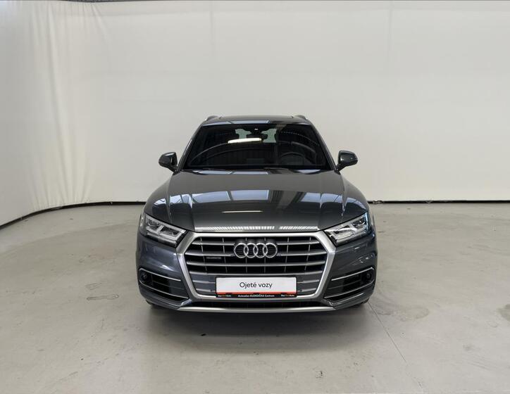 Audi Q5 4