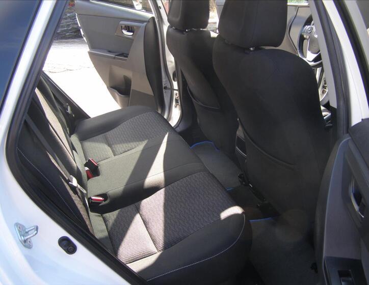 Toyota Auris 23