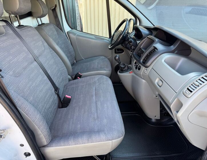 Renault Trafic 17