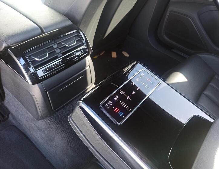 Audi A8 23
