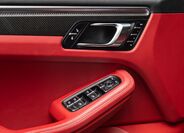 Porsche Macan 18