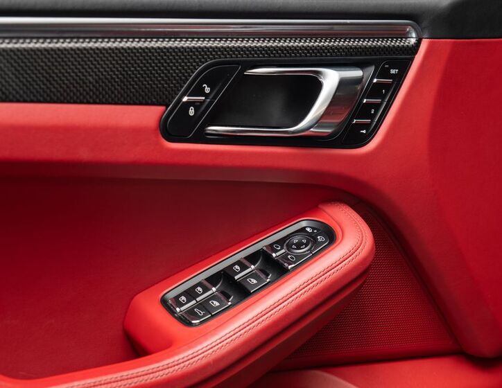 Porsche Macan 18