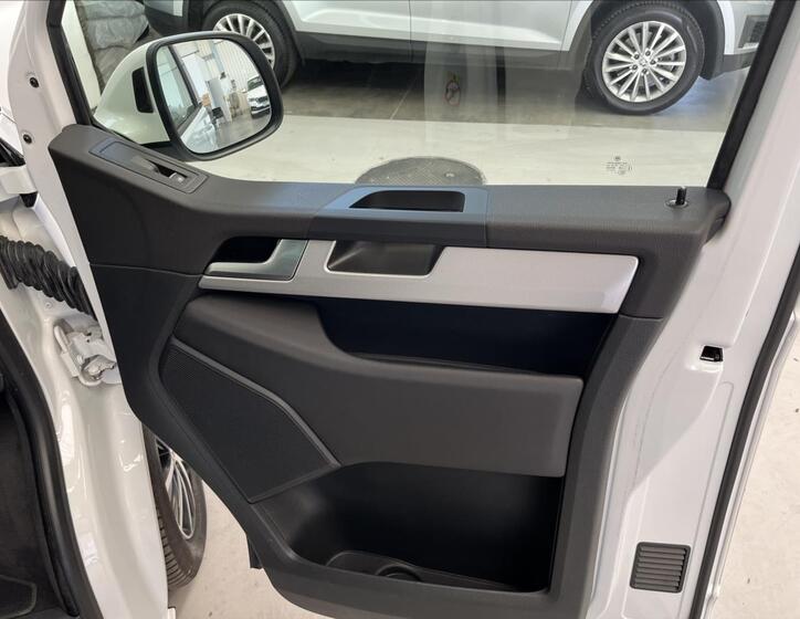 Volkswagen Multivan 31