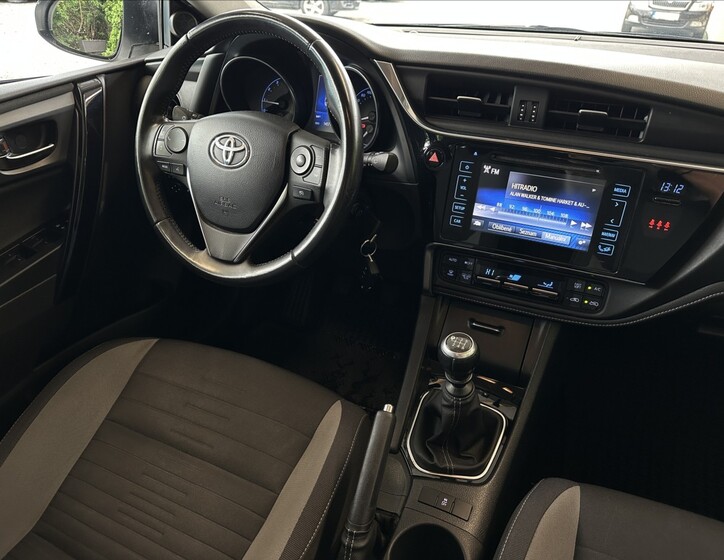 Toyota Auris 8