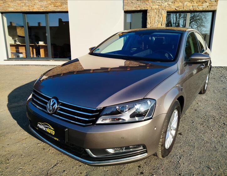 Volkswagen Passat 1