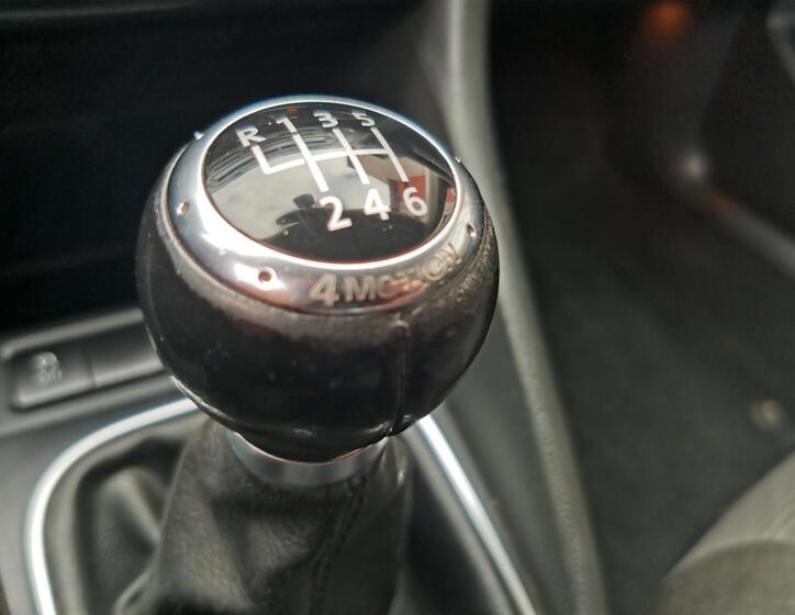 Volkswagen Golf 16