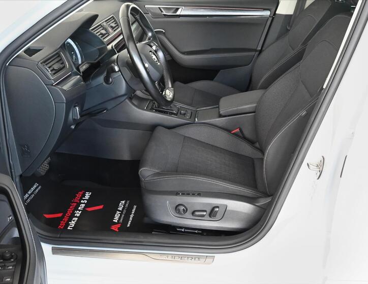 Škoda Superb 9
