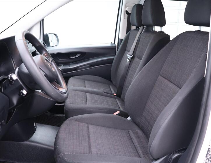 Mercedes-Benz Vito 13