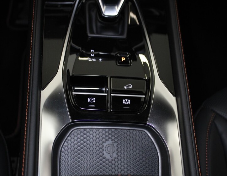 MG HS 19