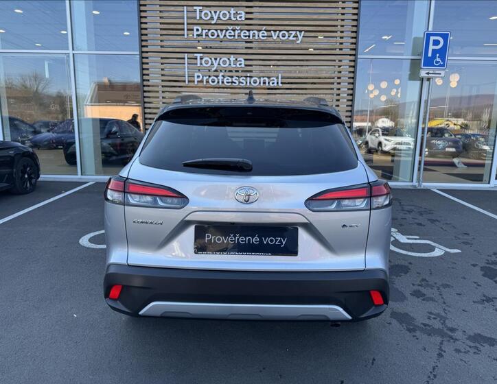 Toyota Corolla Cross 13