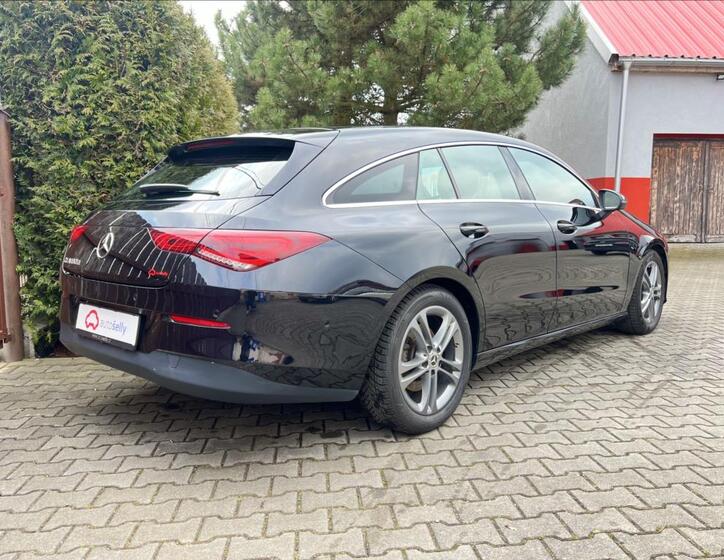 Mercedes-Benz CLA 5