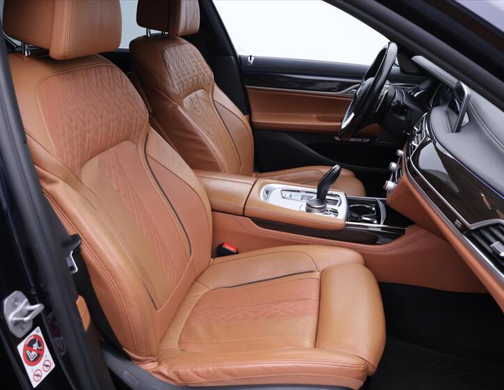 BMW Řada 7 15