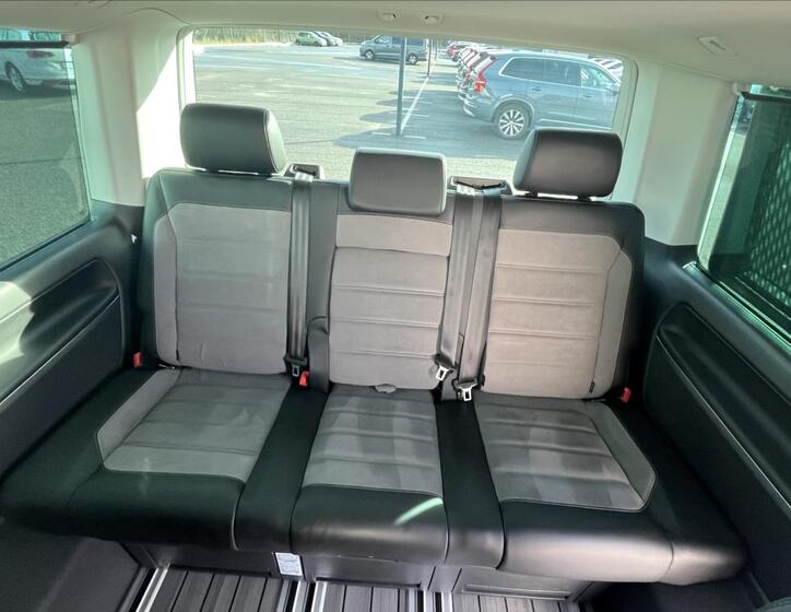 Volkswagen Multivan 14