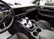 Porsche Cayenne 26