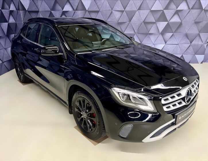 Mercedes-Benz GLA 4