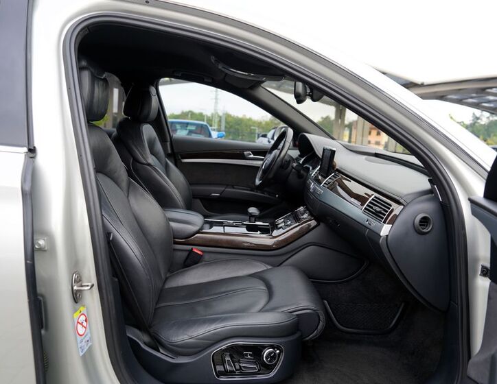Audi A8 24